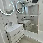 Beautiful With 2 Beds * ブカレスト