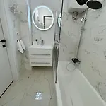 Beautiful With 2 Beds *