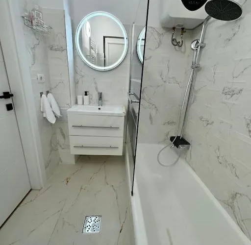 Beautiful With 2 Beds *