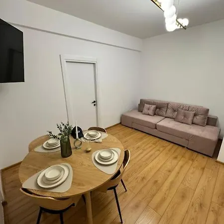 Beautiful With 2 Beds Daire