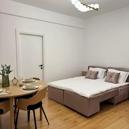Beautiful With 2 Beds Daire
