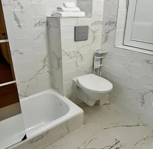 Beautiful With 2 Beds * Bükreş